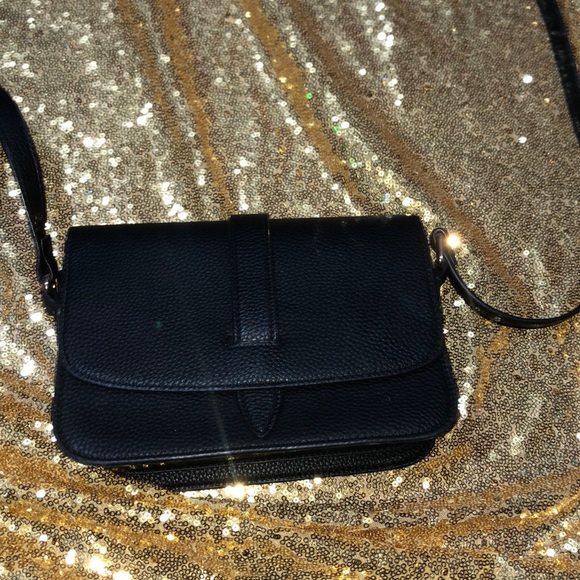 Black purse - Picture 2 of 4
